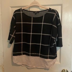 Slate & Willow Windowpane Two Tone Top L Poplin Shirttail Hem Short Sleeve Knit